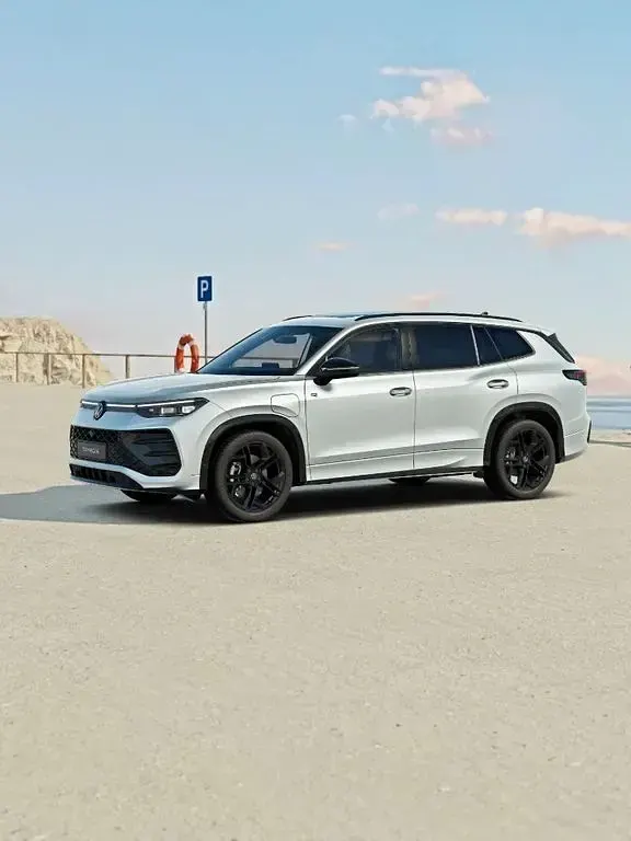 Neu VW Tayron R-line 177 PS (130 kW) 2026 Silber SUV