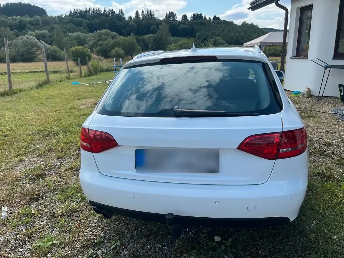 Gebraucht Audi A4 160 PS (117 kW) 2011 Weiß Kombi