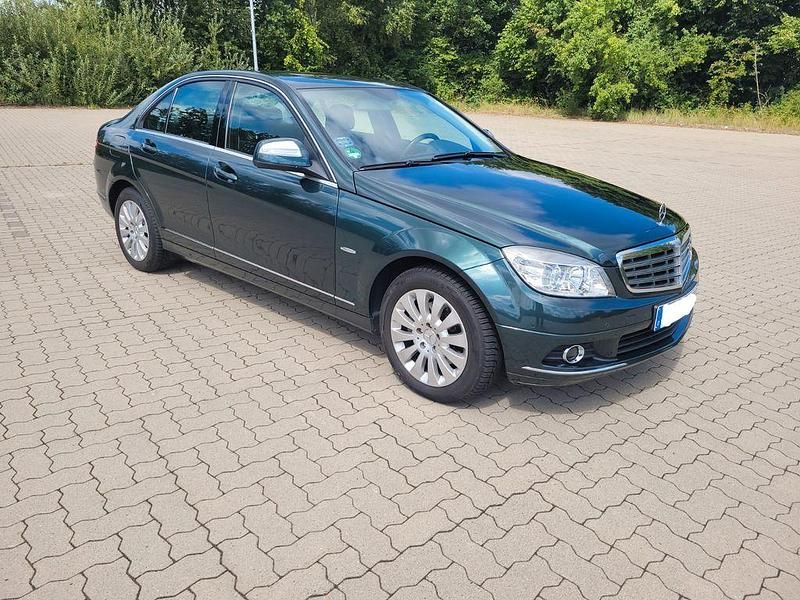 Grün Gebraucht 2008 Mercedes C220 Elegance Limousine | 9.950 € (Teuer) - Bild 1/4