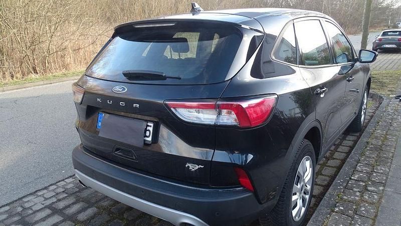 Gebraucht Ford Kuga 150 PS (110 kW) 2023 Schwarz SUV