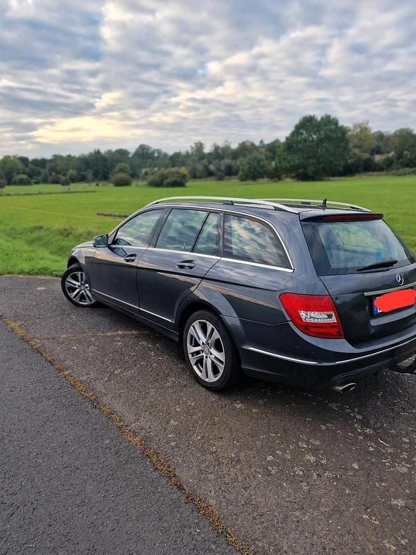 Gebraucht Mercedes C220 170 PS (125 kW) 2013 Grau Kombi