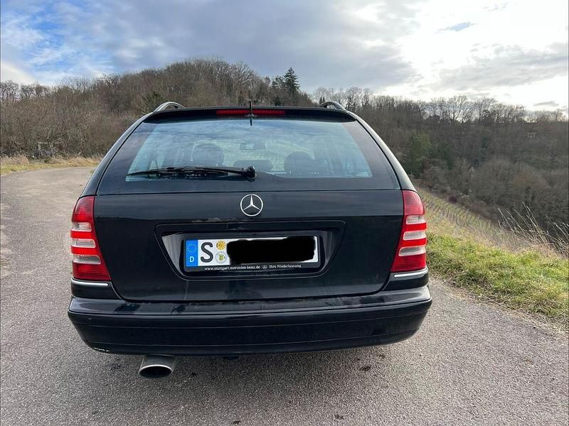 Gebraucht Mercedes C320 Avantgarde 218 PS (160 kW) 2004 Schwarz Limousine