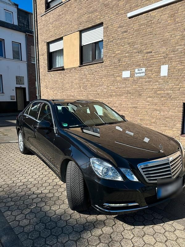 Gebraucht Mercedes E200 184 PS (135 kW) 2012 Schwarz Limousine