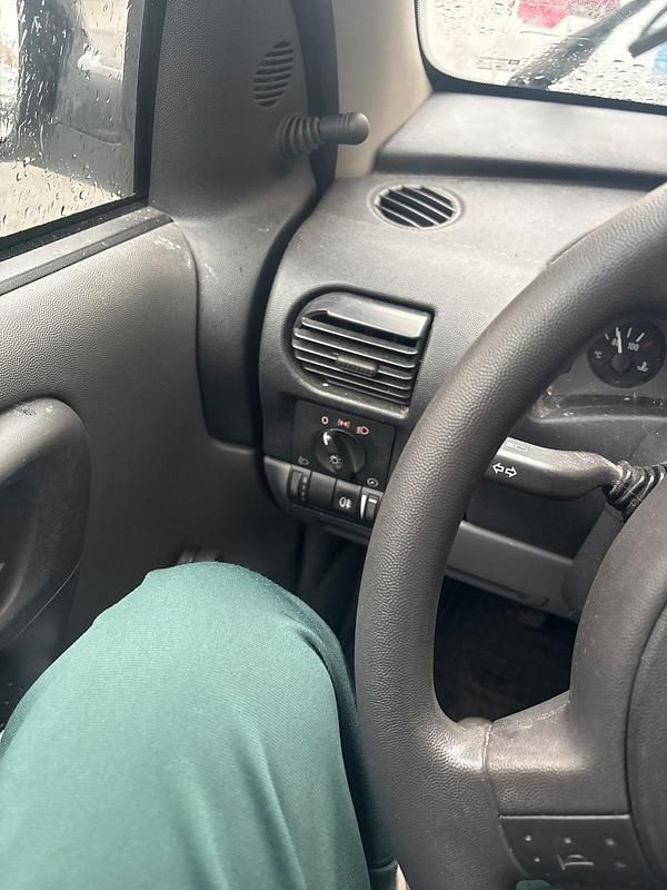 Gebraucht Opel Corsa 60 PS (44 kW) 1999 Silber Kleinwagen