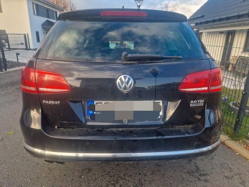 Gebraucht VW Passat Highline 140 PS (102 kW) 2013 Schwarz Kombi