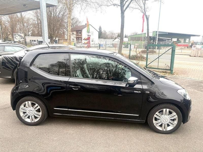 Second-hand VW up! 75 CP (55 kW) 2011 Negru Hatchback