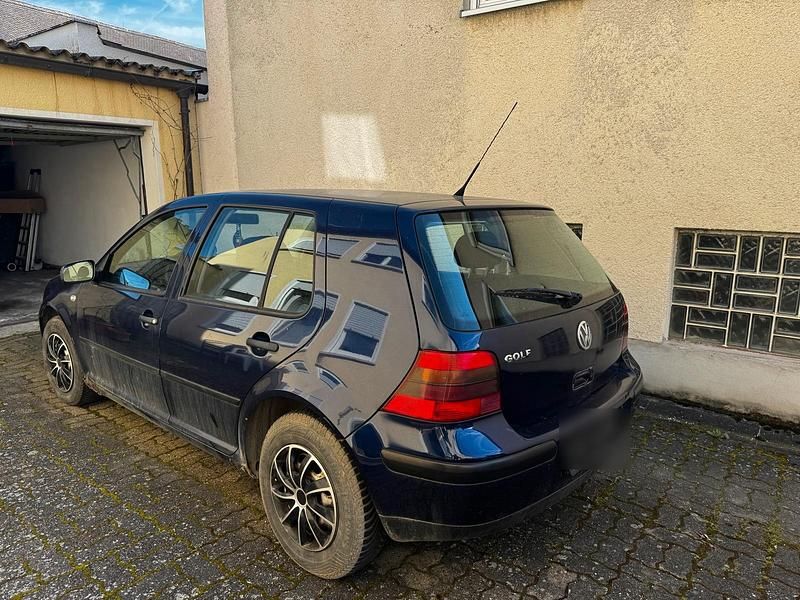 Gebraucht VW Golf IV 75 PS (55 kW) 2000 Blau Kleinwagen