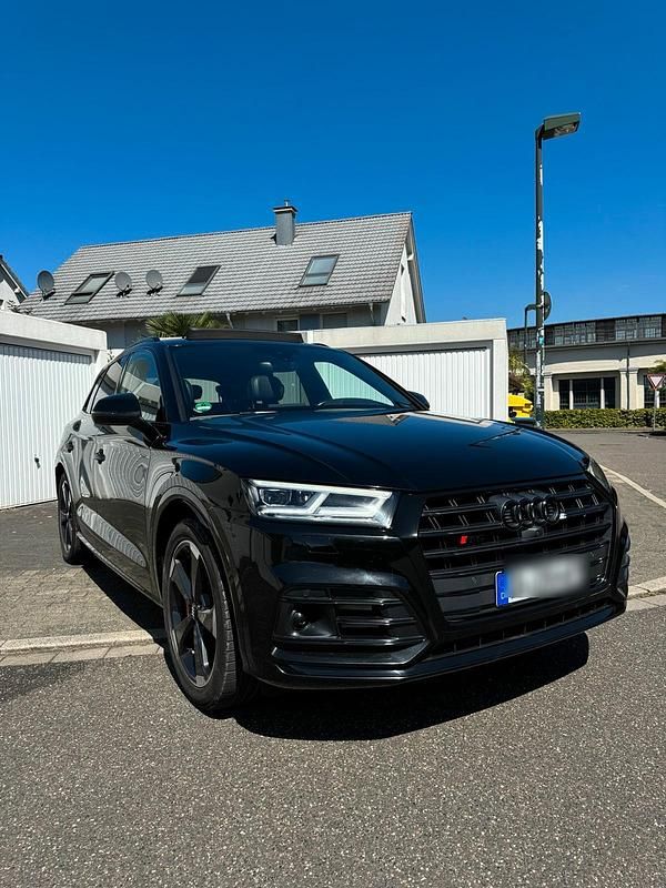 Schwarz Gebraucht 2018 Audi SQ5 Comfort SUV | 32.900 € (Etwas zu teuer) - Bild 1/4
