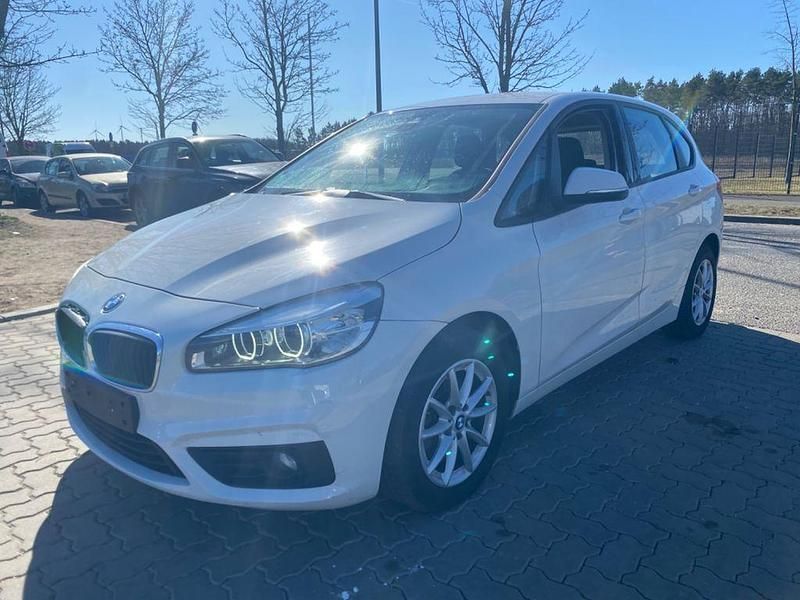 Używany BMW 218 Active Tourer Advantage 150 KM (110 kW) 2015 Biały Minivan