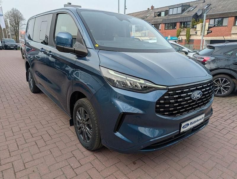 Neu Ford Tourneo Titanium 170 PS (125 kW) 2026 Blau Van / Kleinbus