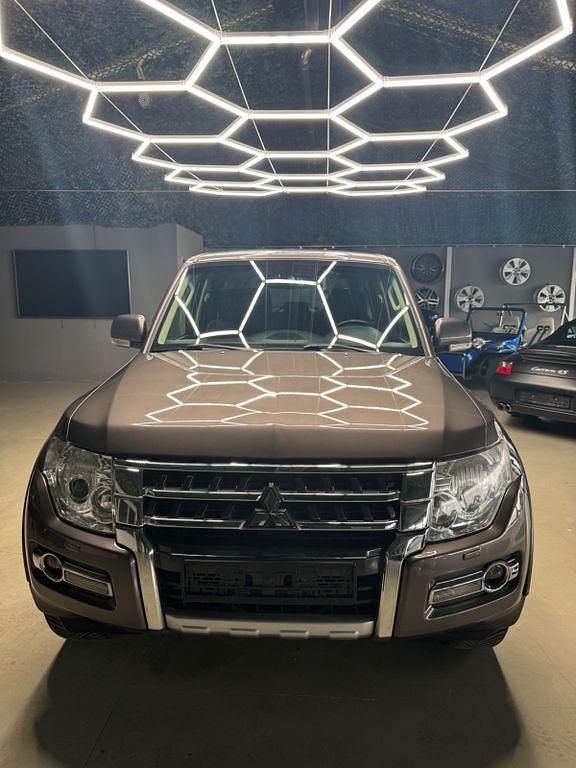 Gebraucht Mitsubishi Pajero 190 PS (139 kW) 2016 Braun SUV