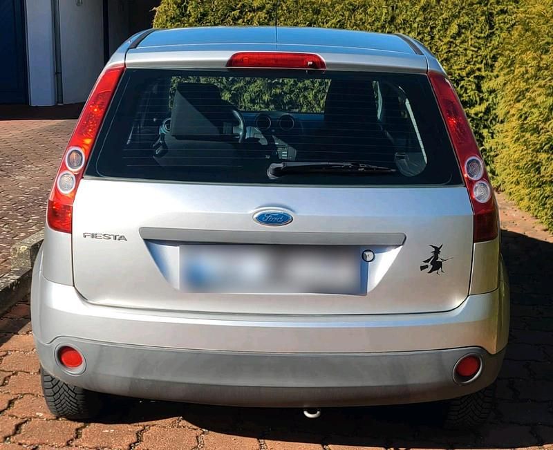 Gebraucht Ford Fiesta 60 PS (44 kW) 2006 Silber Kleinwagen