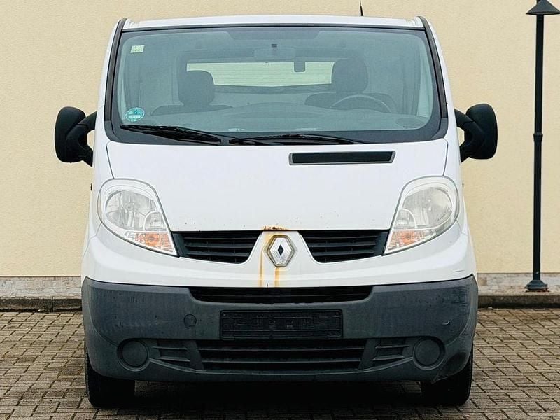 Gebraucht Renault Trafic 114 PS (83 kW) 2010 Weiß Van / Kleinbus