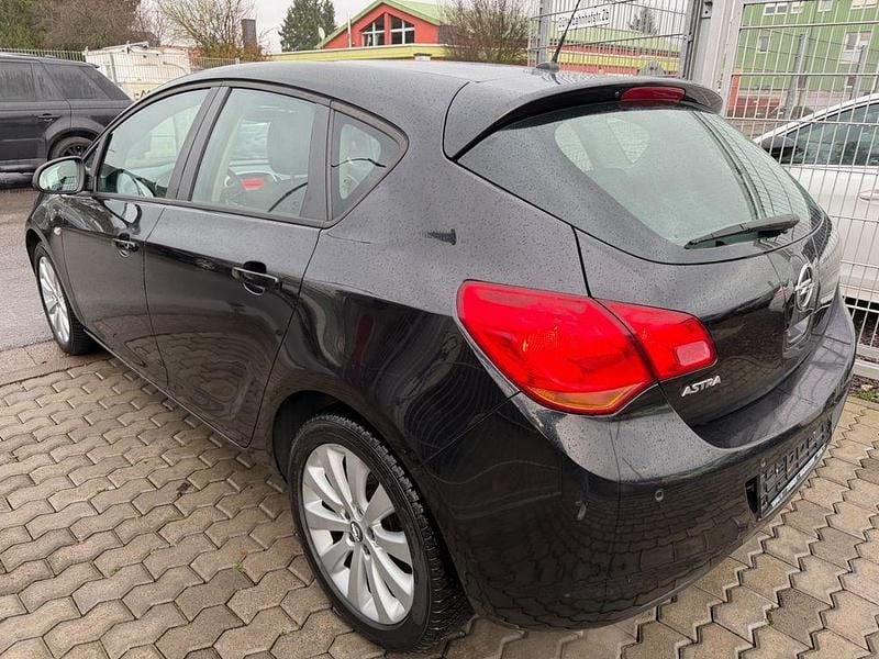Gebraucht Opel Astra Edition 116 PS (85 kW) 2009 Schwarz Limousine