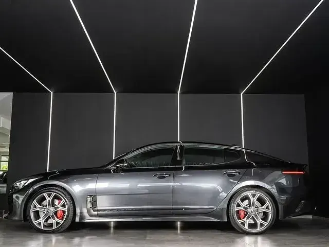 Gebraucht Kia Stinger GT 366 PS (269 kW) 2020 (p2m) pantera metal met Kleinwagen