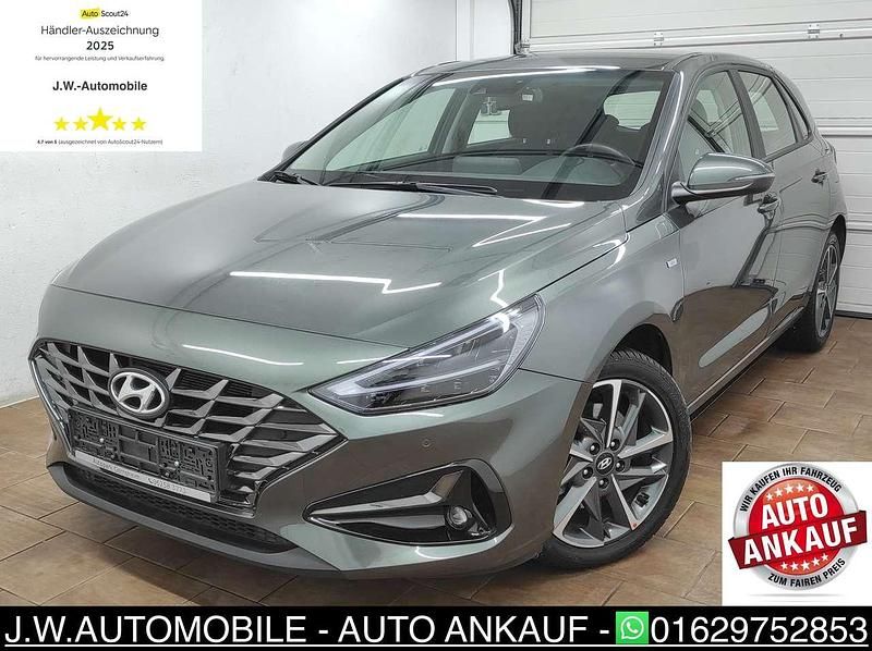 Grau Gebraucht 2024 Hyundai i30 Trend Kleinwagen | 16.799 € (Guter Preis) - Bild 1/4