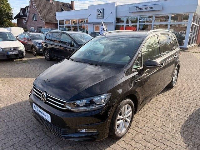 Schwarz Gebraucht 2017 VW Touran Comfortline Van / Kleinbus | 19.750 € (Etwas zu teuer) - Bild 1/3