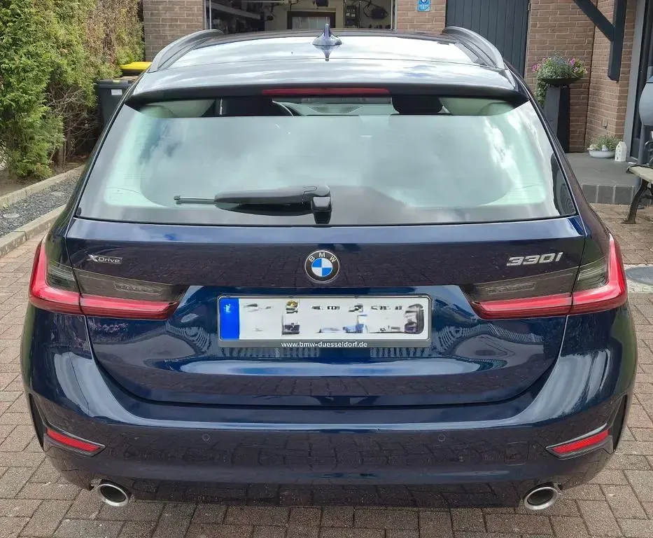Gebraucht BMW 330 Advantage 258 PS (189 kW) 2021 Blau Kombi