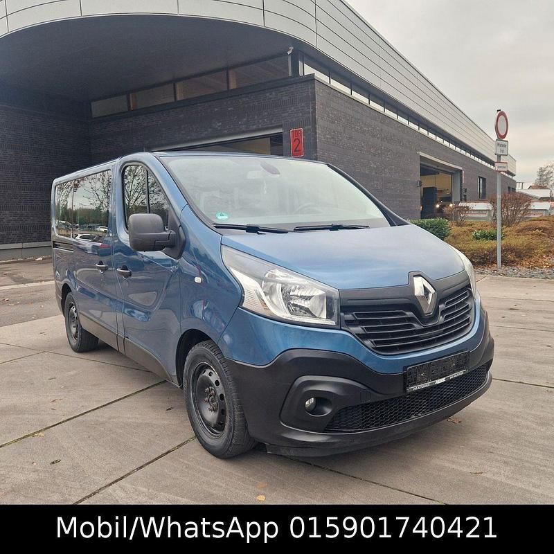 Blau Gebraucht 2015 Renault Trafic Expression Van / Kleinbus | 10.200 € (Superpreis) - Bild 1/4