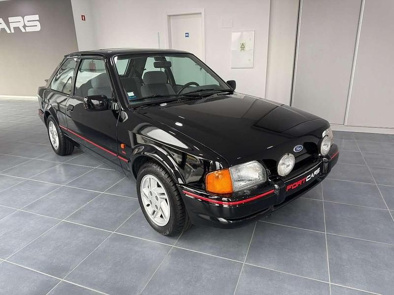 Schwarz Gebraucht 1989 Ford Escort Limousine | 12.500 € - Bild 1/4