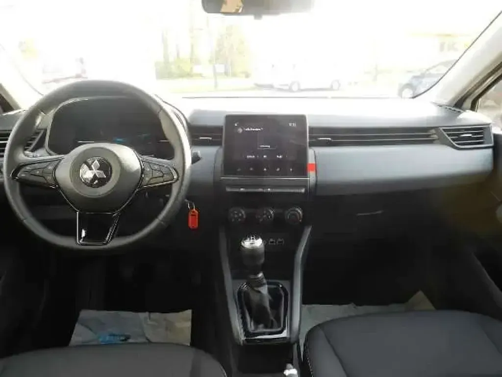 Gebraucht Mitsubishi Colt Basis 67 PS (49 kW) 2025 Antarktisweiß Kleinwagen