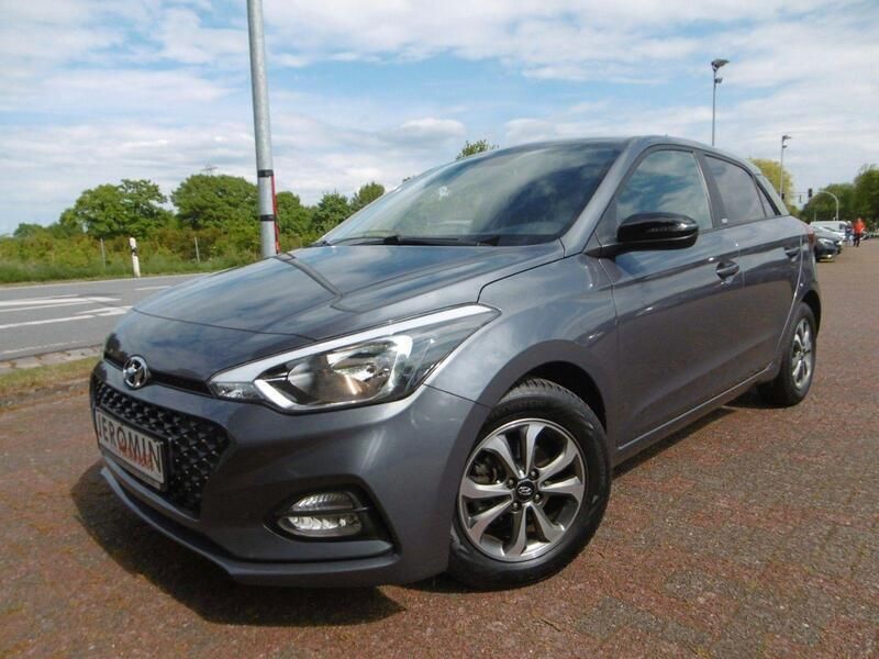 Grau Gebraucht 2020 Hyundai i20 Active Kleinwagen | 11.350 € (Fairer Preis) - Bild 1/4