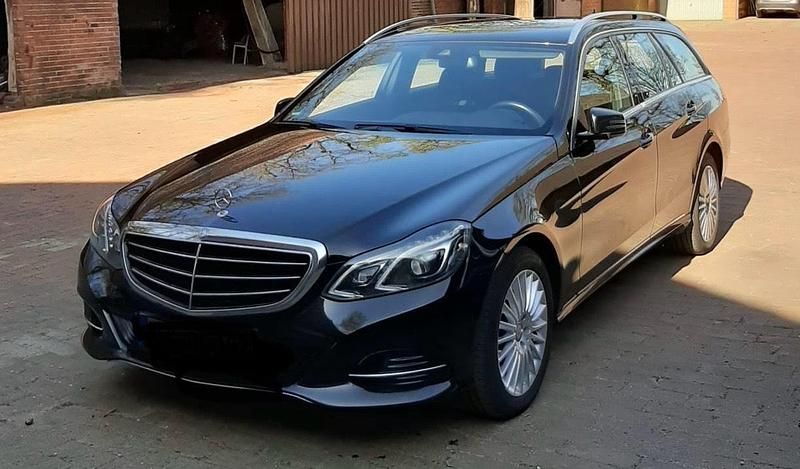 Schwarz Gebraucht 2014 Mercedes E220 Kombi | 9.300 € (Teuer) - Bild 1/4