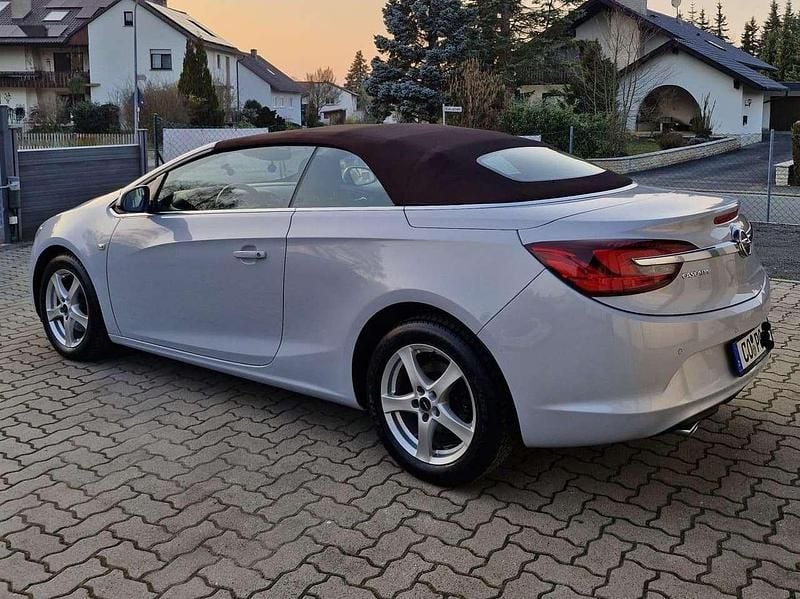 Gebraucht Opel Cascada Innovation 200 PS (147 kW) 2014 Weiß Cabrio