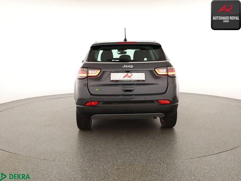 Gebraucht Jeep Compass Altitude 131 PS (96 kW) 2025 Grau SUV