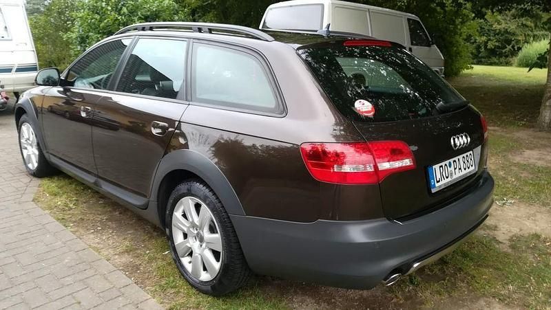 Braun Gebraucht 2011 Audi A6 Allroad Ambiente Kombi | 12.499 € (Teuer) - Bild 1/4