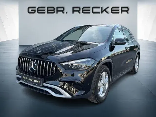 Gebraucht Mercedes GLA200 Advanced 163 PS (119 kW) 2024 Unilack nachtschwarz SUV
