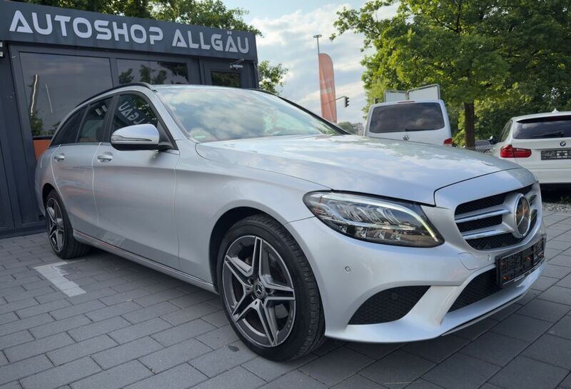 Iridiumsilber metalliclack Gebraucht 2019 Mercedes C220 Kombi | 18.490 € (Superpreis) - Bild 1/4