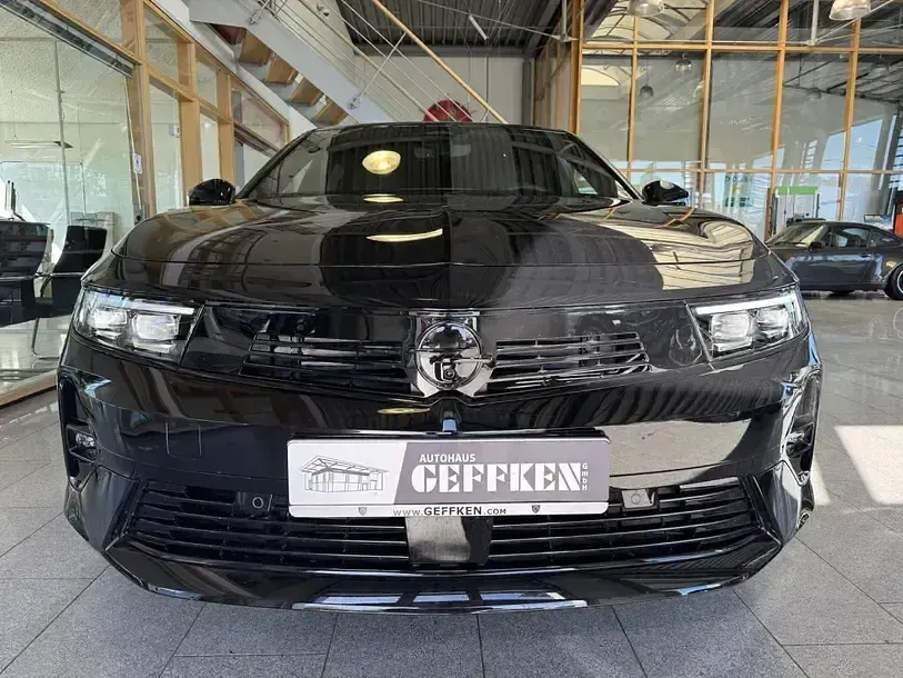 Gebraucht Opel Astra 131 PS (96 kW) 2025 Schwarz Kleinwagen