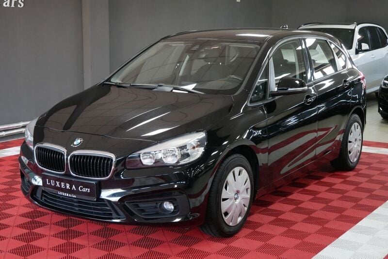 Schwarz Gebraucht 2015 BMW 218 Active Tourer Advantage Van / Kleinbus | 7.990 € (Superpreis) - Bild 1/4