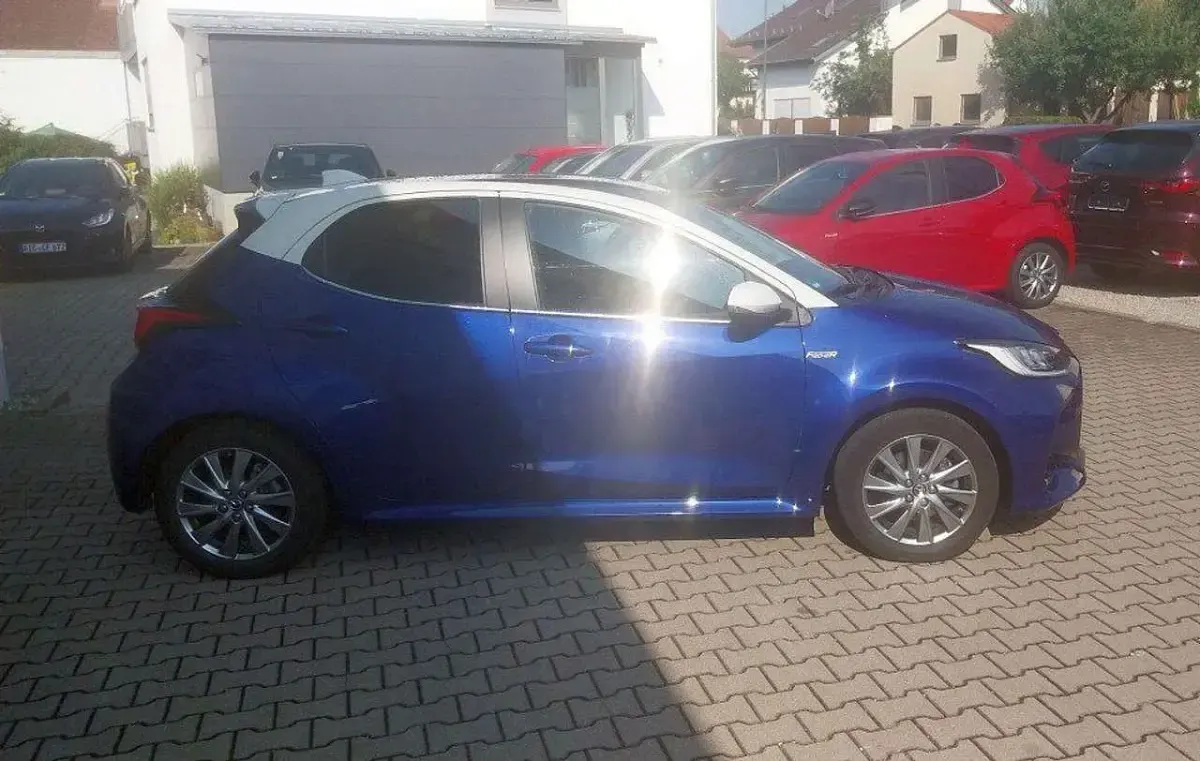 Gebraucht Mazda 2 116 PS (85 kW) 2022 Lush blue + white Kleinwagen