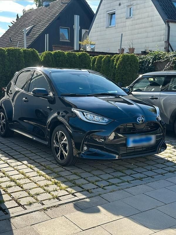 Gebraucht Toyota Yaris Comfort 116 PS (85 kW) 2025 Schwarz Kleinwagen