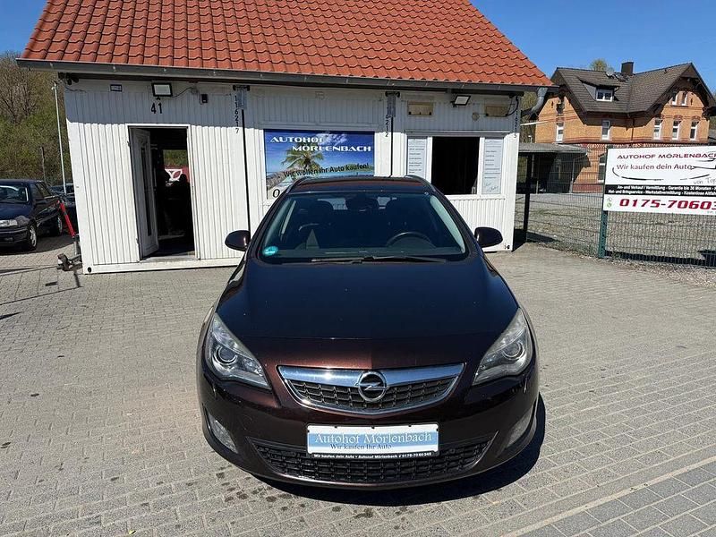 Gebraucht Opel Astra Innovation 165 PS (121 kW) 2012 Braun Kombi