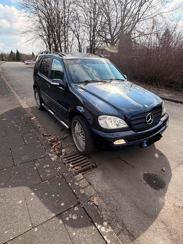 Gebraucht Mercedes ML320 230 PS (169 kW) 2002 Blau SUV