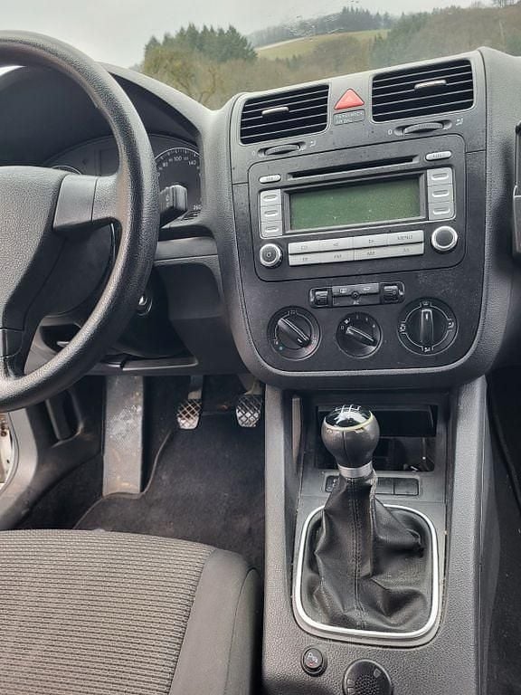 Silber Gebraucht 2007 VW Golf V Comfortline Kombi | 1.990 € (Guter Preis) - Bild 1/4