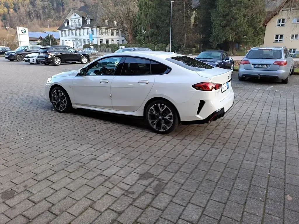 Używany BMW 220 Performance 156 KM (114 kW) 2025 Biały Coupe