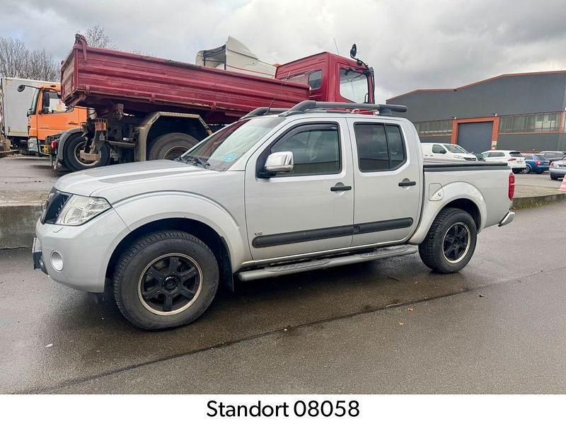 Gebraucht Nissan Navara 231 PS (169 kW) 2011 Silber Abholung
