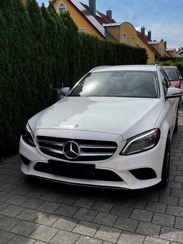 Weiß Gebraucht 2018 Mercedes C220 Kombi | 21.299 € (Superpreis) - Bild 1/4