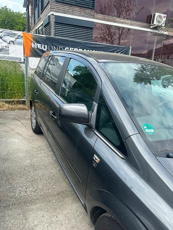 Gebraucht Opel Zafira 150 PS (110 kW) 2010 Grau Van / Kleinbus