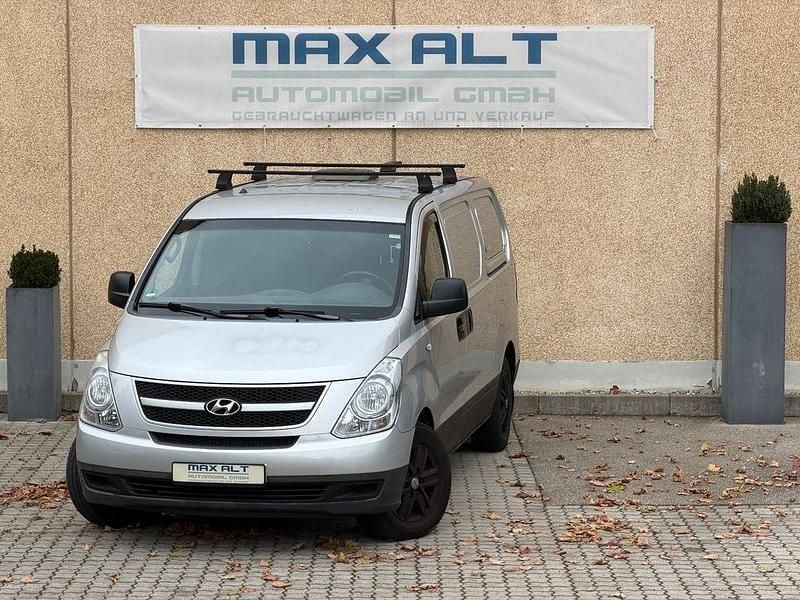 Silber Gebraucht 2010 Hyundai H-1 Van / Kleinbus | 3.770 € (Fairer Preis) - Bild 1/4