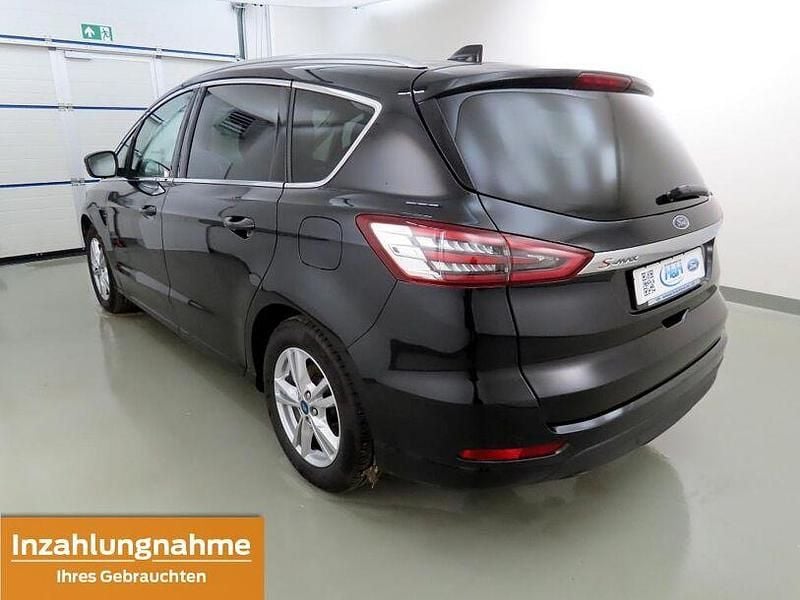 Gebraucht Ford S-MAX Titanium 190 PS (139 kW) 2022 Schwarz Van / Kleinbus