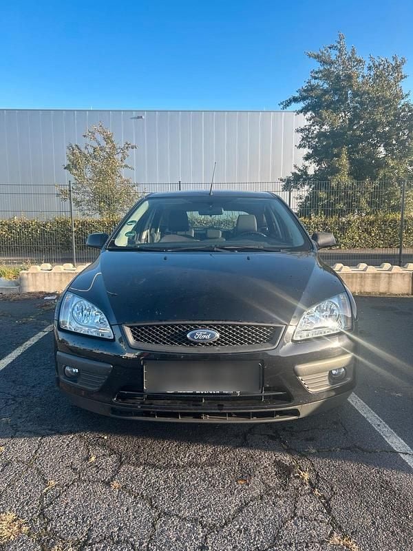Schwarz Gebraucht 2006 Ford Focus Kleinwagen | 2.500 € (Guter Preis) - Bild 1/4