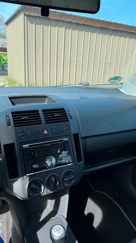Second-hand VW Polo 68 CP (50 kW) 2007 Argintiu Hatchback
