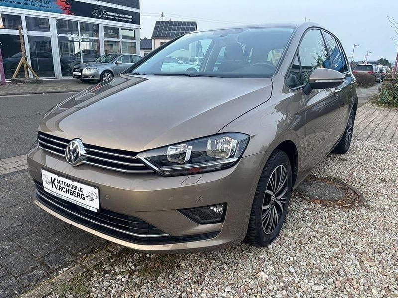 Gebraucht VW Golf Allstar 110 PS (80 kW) 2016 Gold SUV