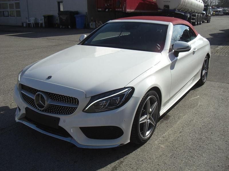 Gebraucht Mercedes C220 AMG 170 PS (125 kW) 2018 Weiß Cabrio