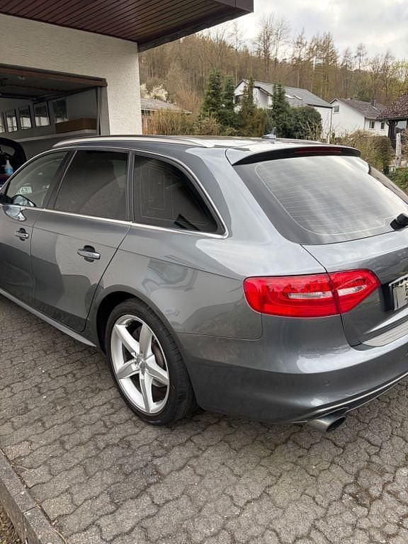 Gebraucht Audi A4 S-Line 170 PS (125 kW) 2015 Grau Kombi